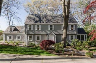 61 Brush Hill Rd, Newton Highlands, MA 02461