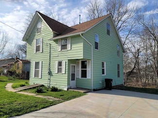 730 S Lucas St, Iowa City, IA 52240