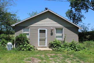 7147 Smith Rd, Berrien Center, MI 49102