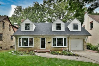 6737 N Sioux Ave, Chicago, IL 60646