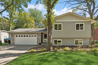 8265 Pleasant View Dr, New Brighton, MN 55112
