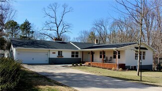 2415 Timberland Rd, Ames, IA 50014