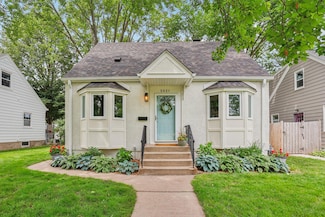 2621 Xerxes Ave N, Robbinsdale, MN 55422