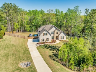 1215 Brookwood Dr, Wetumpka, AL 36093