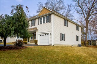 1027 Providence St Unit 4B, West Warwick, RI 02893