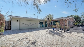 5525 Shadow Lawn Dr, Sarasota, FL 34242