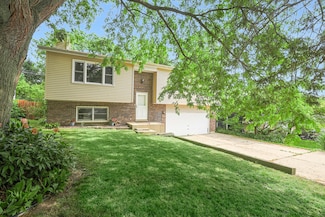 3110 Still Hill Dr, McHenry, IL 60050