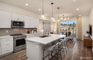 18226 68th Ave NE Unit 310, Kenmore, WA 98028