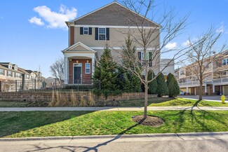 3201 Coral Ln, Glenview, IL 60026