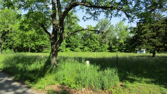 2073 E 515th Rd, Half Way, MO 65663