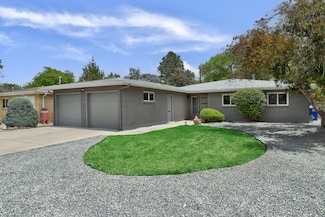 1826 Morningside Dr NE, Albuquerque, NM 87110