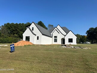 18 Shadow Ridge Dr, Jackson, TN 38305