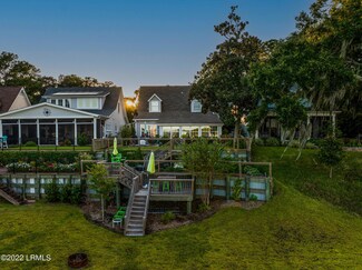21 Mariners Ct, Port Royal, SC 29935