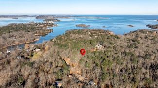 7 Leaman Dr, Gloucester, MA 01930