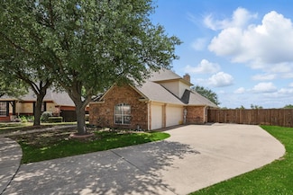 2803 Ivy Glen Dr, Grand Prairie, TX 75052