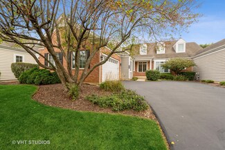 4201 Weatherstone Rd, Crystal Lake, IL 60014