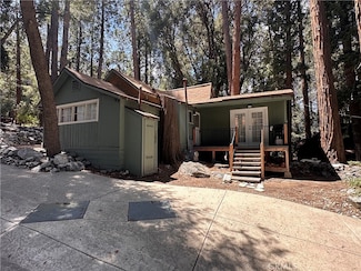 40180 Valley of The Falls Dr, Forest Falls, CA 92339