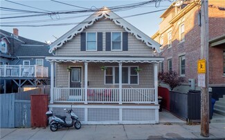 6 Pope St, Newport, RI 02840