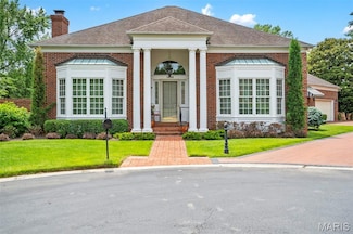 1009 Bramley Ln, Saint Louis, MO 63117