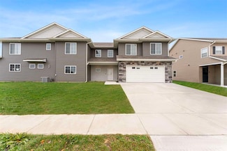 303 Old Oak Ridge, Riverside, IA 52327
