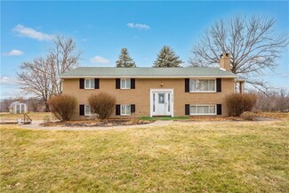 3157 Old Oakdale Rd, Mc Donald, PA 15057
