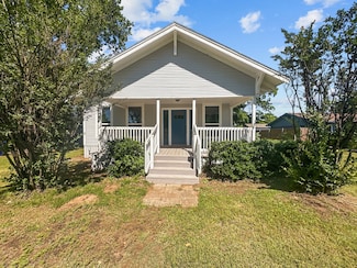 102 Bois d Arc St, Whitesboro, TX 76273