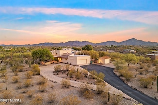 6121 N Desert Willow Dr, Tucson, AZ 85743