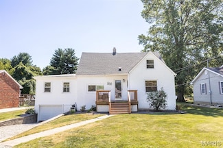 749 E Woodland Dr, East Alton, IL 62024