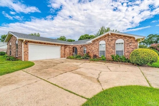 6852 Lake Joanne Dr, Pensacola, FL 32506