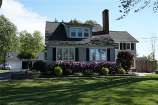 1133 Sturgeon Point Rd, Derby, NY 14047