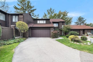 2160 Bordeaux St Unit 140, West Bloomfield, MI 48323