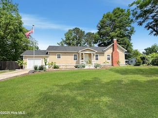 402 Warren St, Williamston, NC 27892