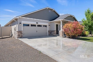 2447 W Yellowbell St, Nampa, ID 83686