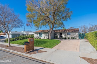 2157 Clover St, Simi Valley, CA 93065