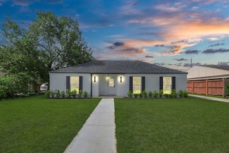 6249 Locke Ln, Houston, TX 77057