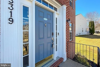5319 Daybreak Ln, Woodbridge, VA 22193