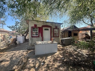 2206 S Smith Ave, Laredo, TX 78046