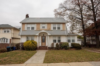 21819 139th Ave, Springfield Gardens, NY 11413