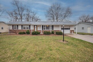 736 Meadowbrook Cir, Moberly, MO 65270