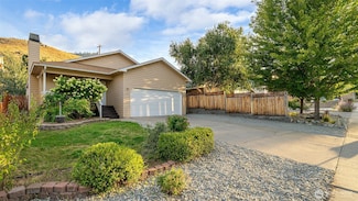 116 E Raymond Ave, Chelan, WA 98816