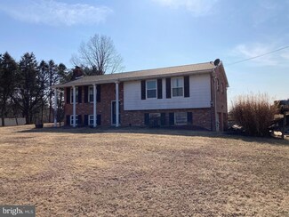 166 Valley Rd, Bernville, PA 19506