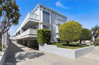 1421 12th St Unit 4, Manhattan Beach, CA 90266