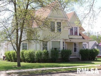 517 Edward St, Henry, IL 61537