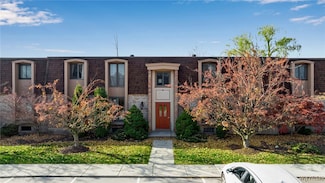 70 Charter Oaks Dr Unit 2, Buffalo, NY 14228