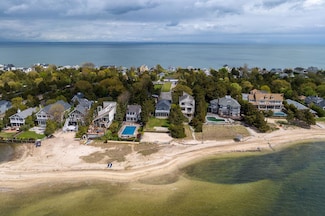 145 Asharoken Ave, Northport, NY 11768