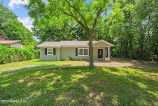 734 N Walnut St, Starke, FL 32091