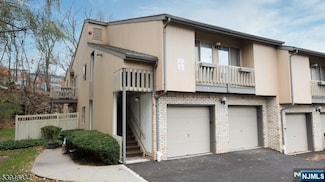 23 Karam Cir Unit 3823, West Orange, NJ 07052