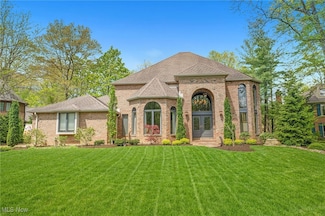 8654 Dunbar Ln, Brecksville, OH 44141