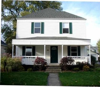 23 Peterson St, Otterbein, IN 47970