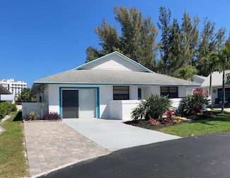 25 Aqua Ra Dr, Jensen Beach, FL 34957